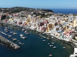 Isola di Procida: cosa vedere e cosa fare nella famosa località di mare napoletana procida foto