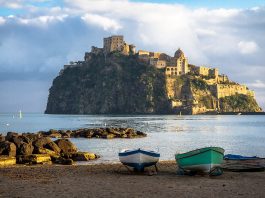 Ischia, cosa vedere dell’isola spiaggia famosa ischia