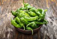 Peperoncini verdi: info su questa verdura e la ricetta napoletana peperoncini-verdi-napoletani