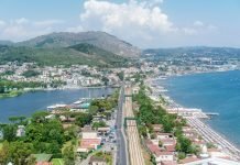 Lago Lucrino: cos’è, info e curiosità sullo specchio d’acqua lago lucrino